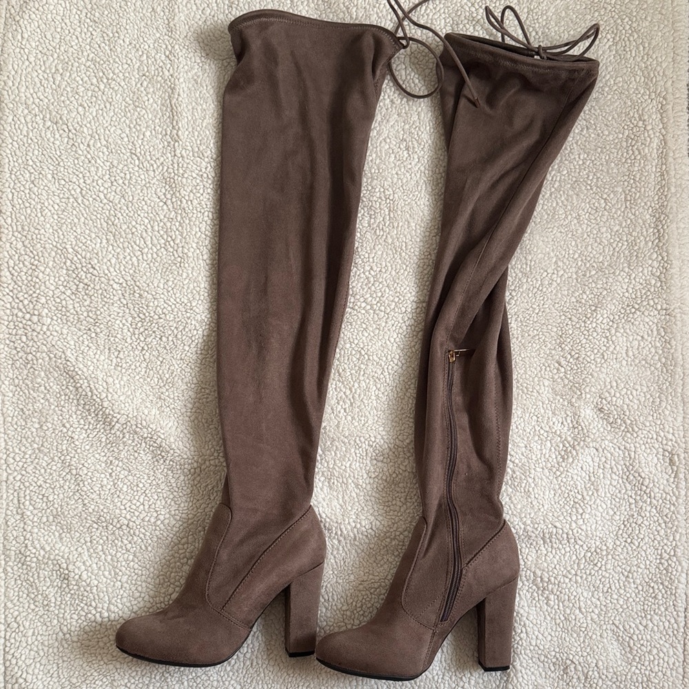 Elegant Over-the-Knee Boots in Taupe